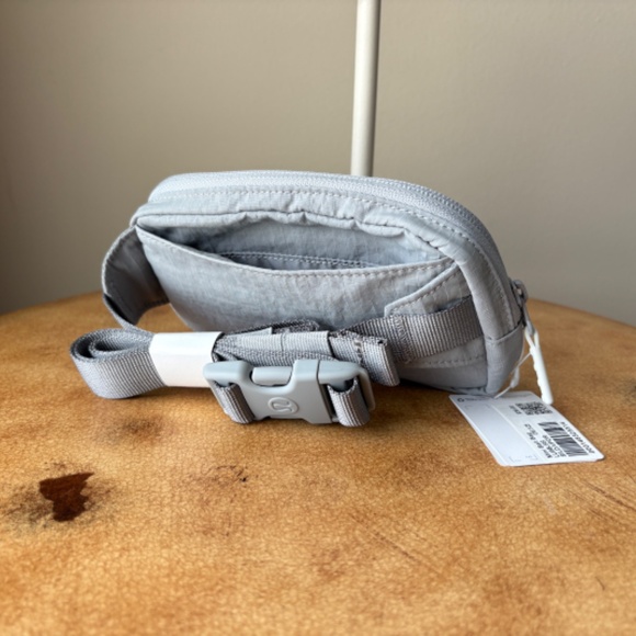 Lululemon Mini Belt Bag - Picture 5 of 8